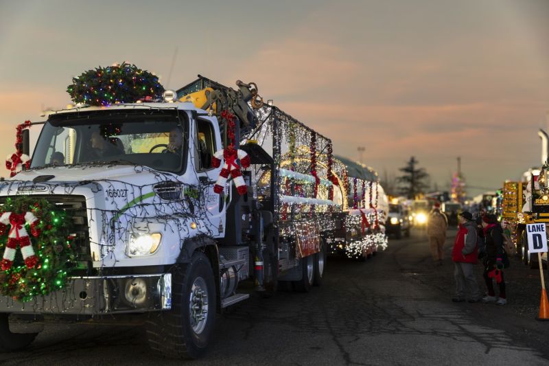 SantaParade2024-11