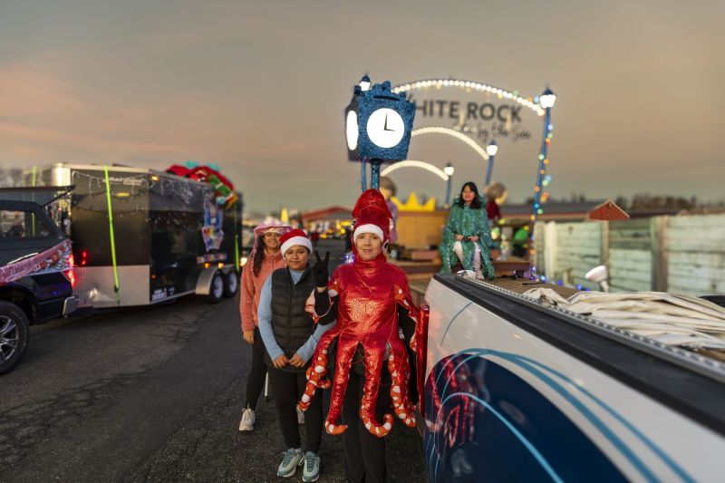 SantaParade2024-12