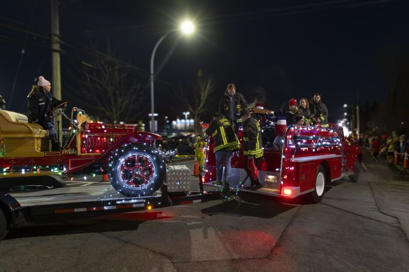 SantaParade2024-25
