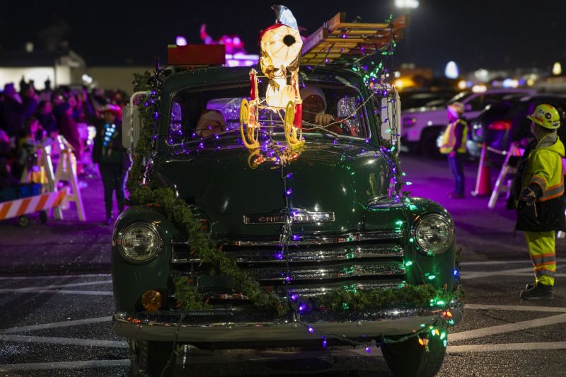SantaParade2024-38