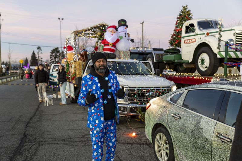 SantaParade2024-5