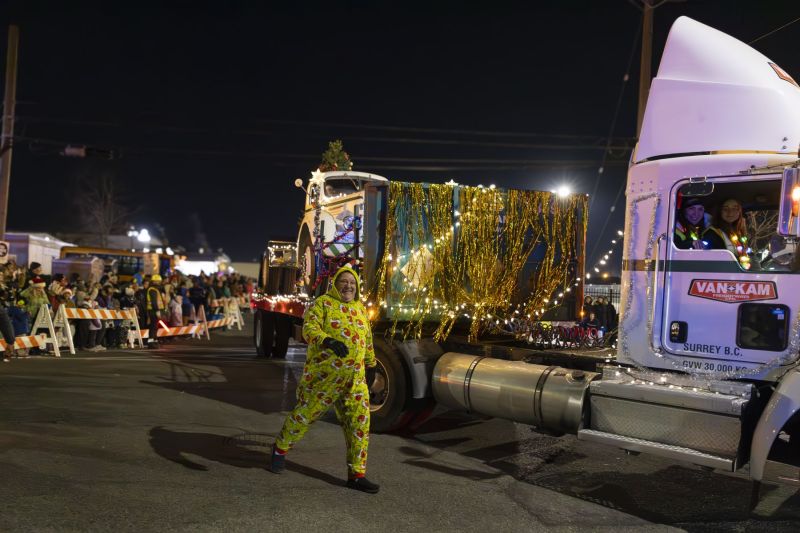 SantaParade2024-64