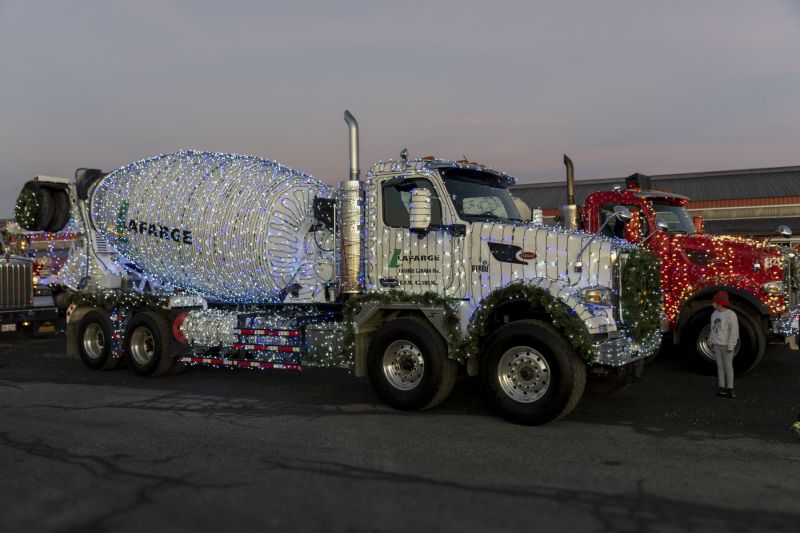 SantaParade2024-9