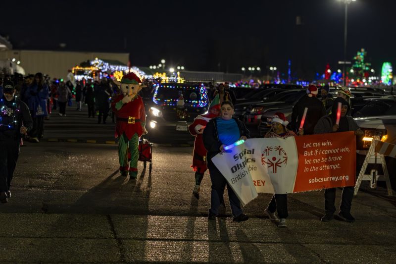 SantaParade2025-18