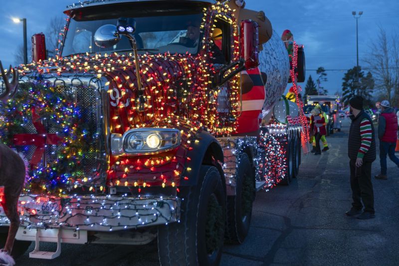 SantaParade2025-2