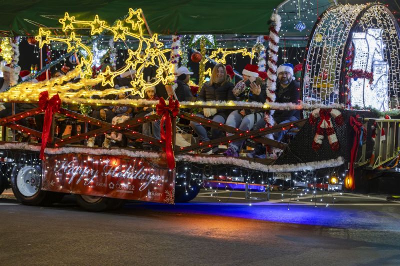 SantaParade2025-22