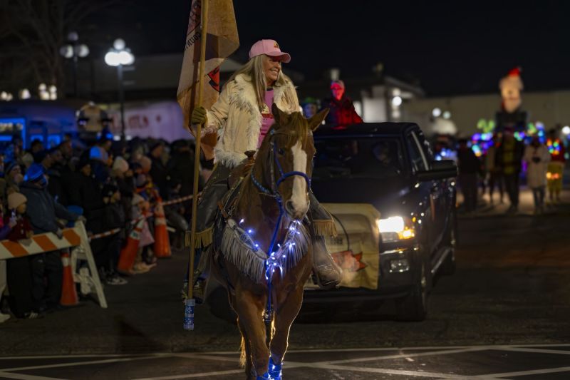 SantaParade2025-31