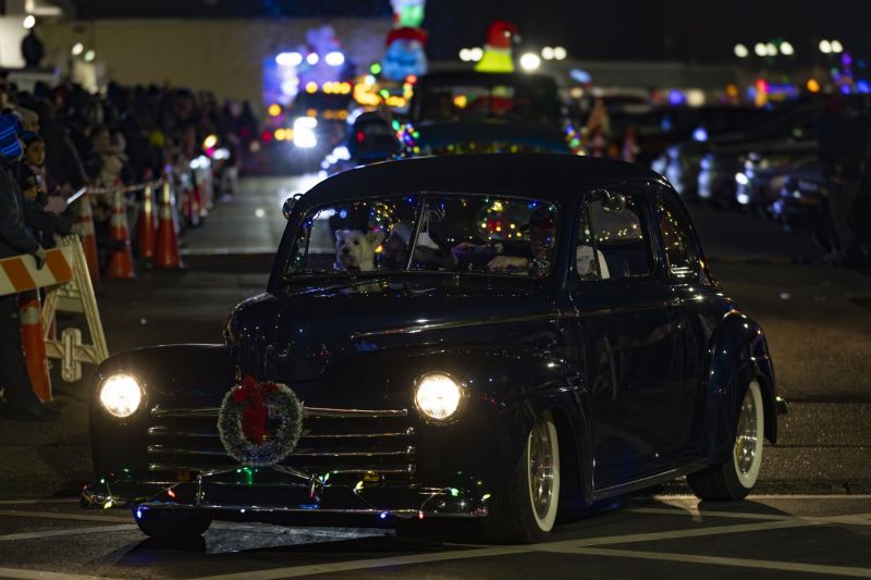 SantaParade2025-50