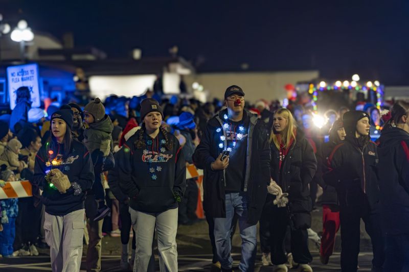 SantaParade2025-57