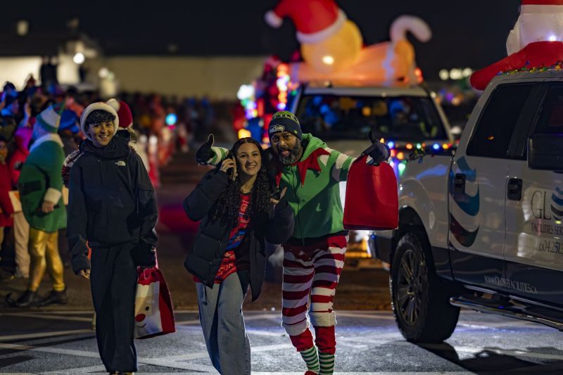 SantaParade2025-58