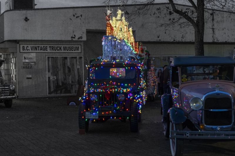 SantaParade2025-6