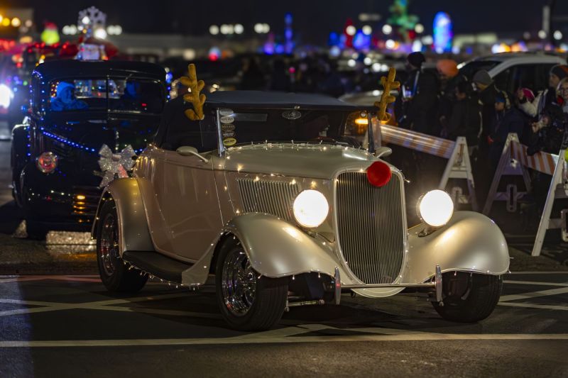 SantaParade2025-65