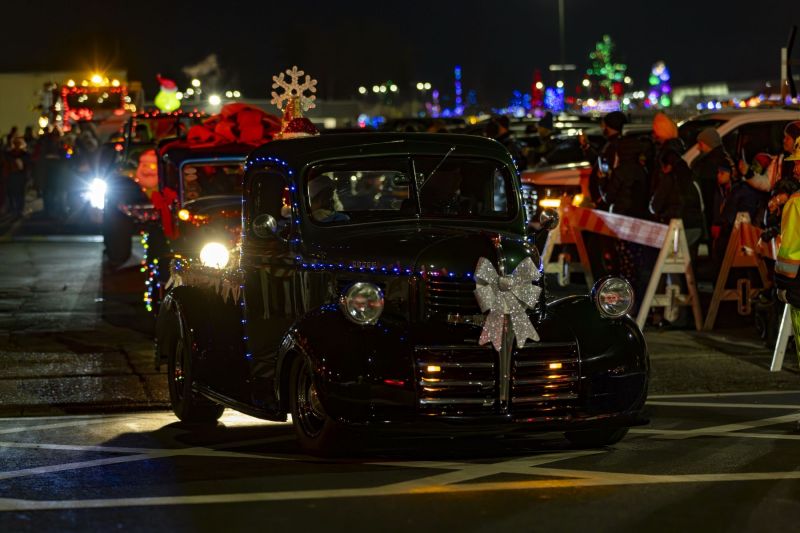 SantaParade2025-66