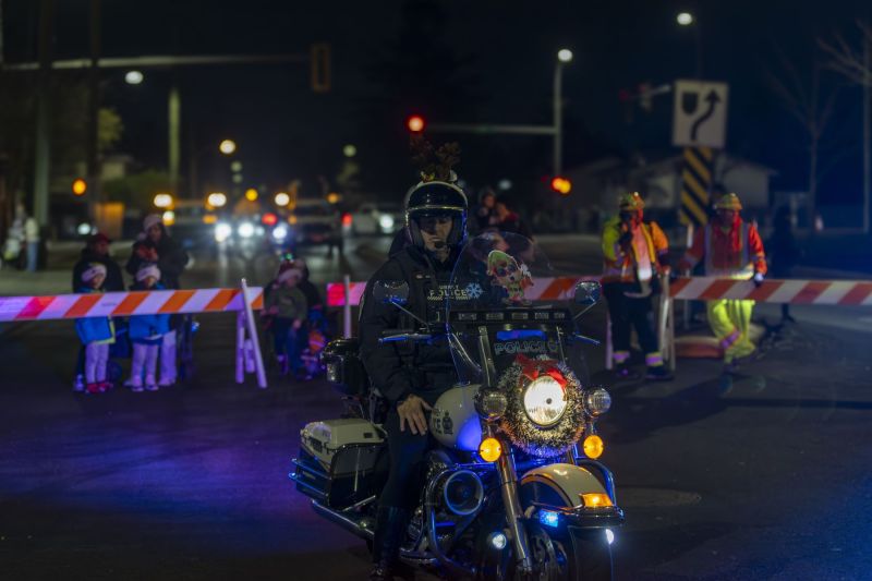 SantaParade2025-7