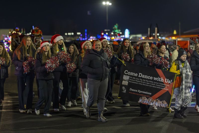SantaParade2025-76