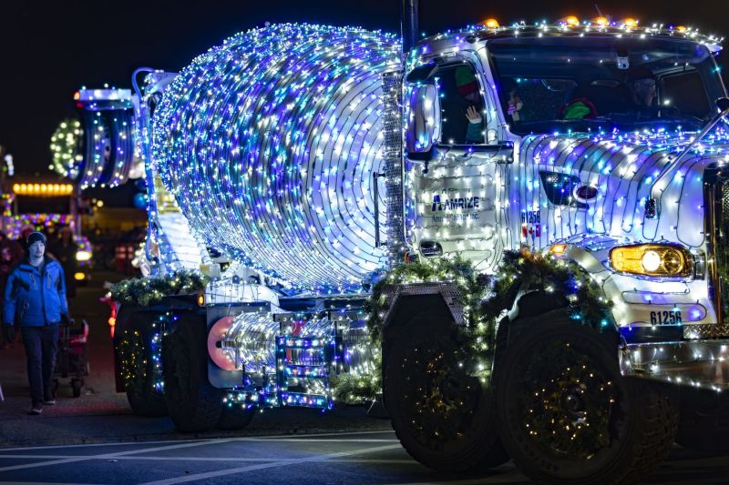SantaParade2025-84