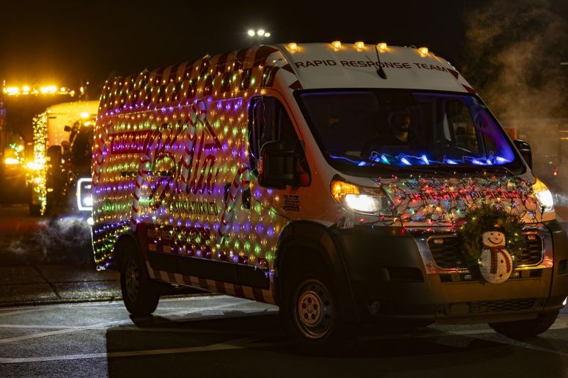 SantaParade2025-87
