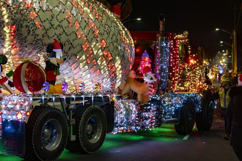 SantaParade2025-91