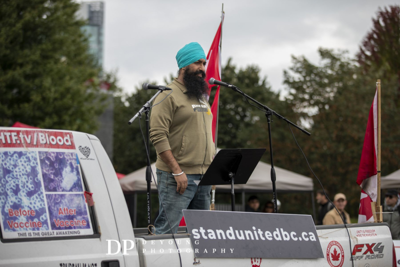 JackPoole-70x200_-10