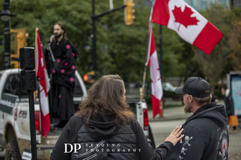 JackPoole-70x200_-13