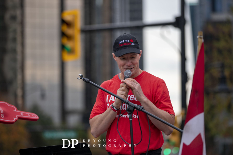 JackPoole-70x200_-28